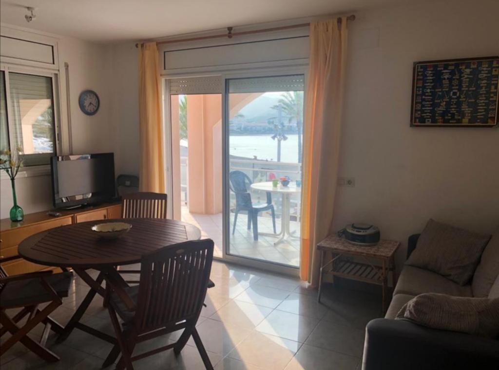Platja Del Port Apartment Llanca Ngoại thất bức ảnh