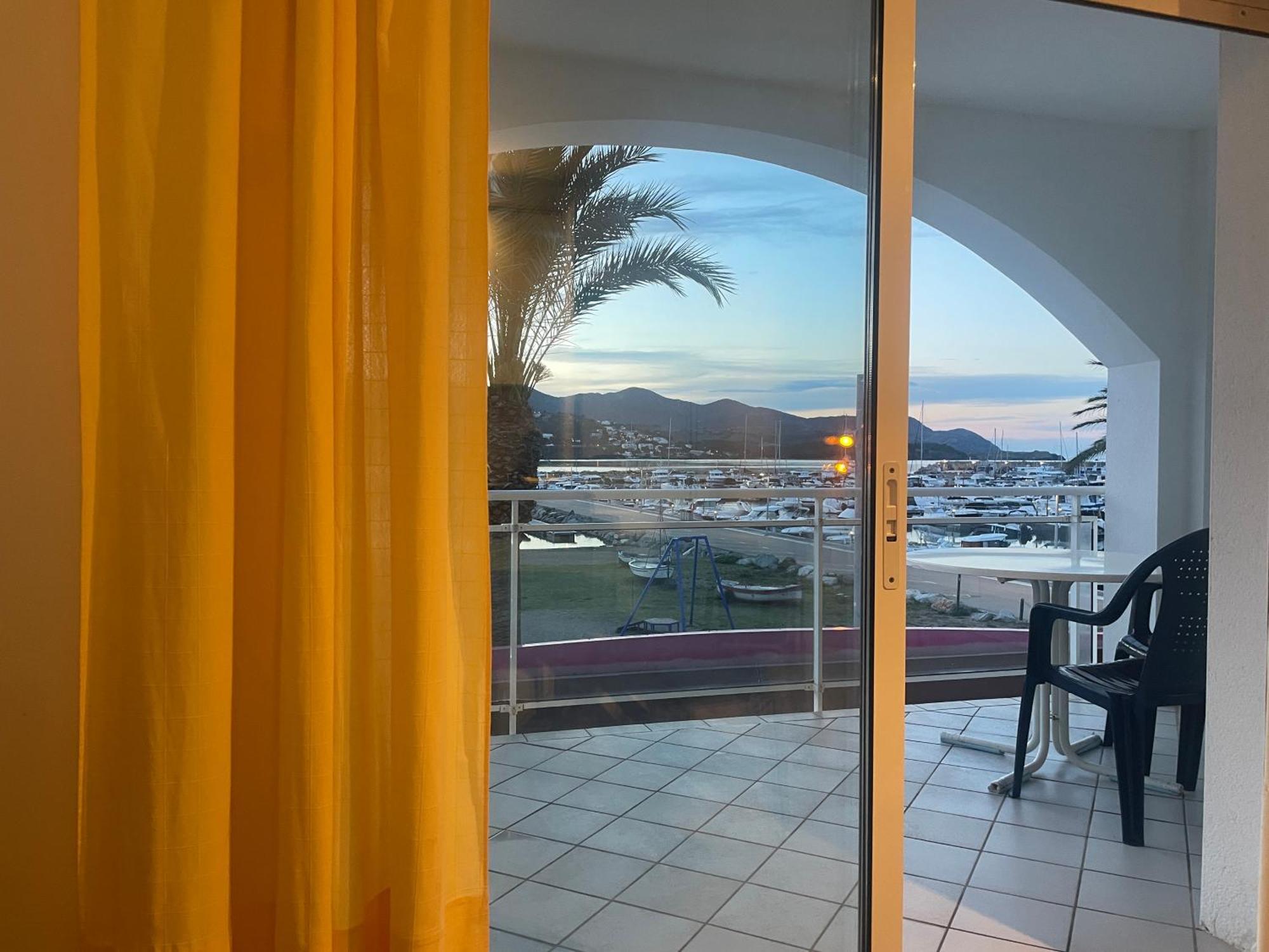 Platja Del Port Apartment Llanca Ngoại thất bức ảnh