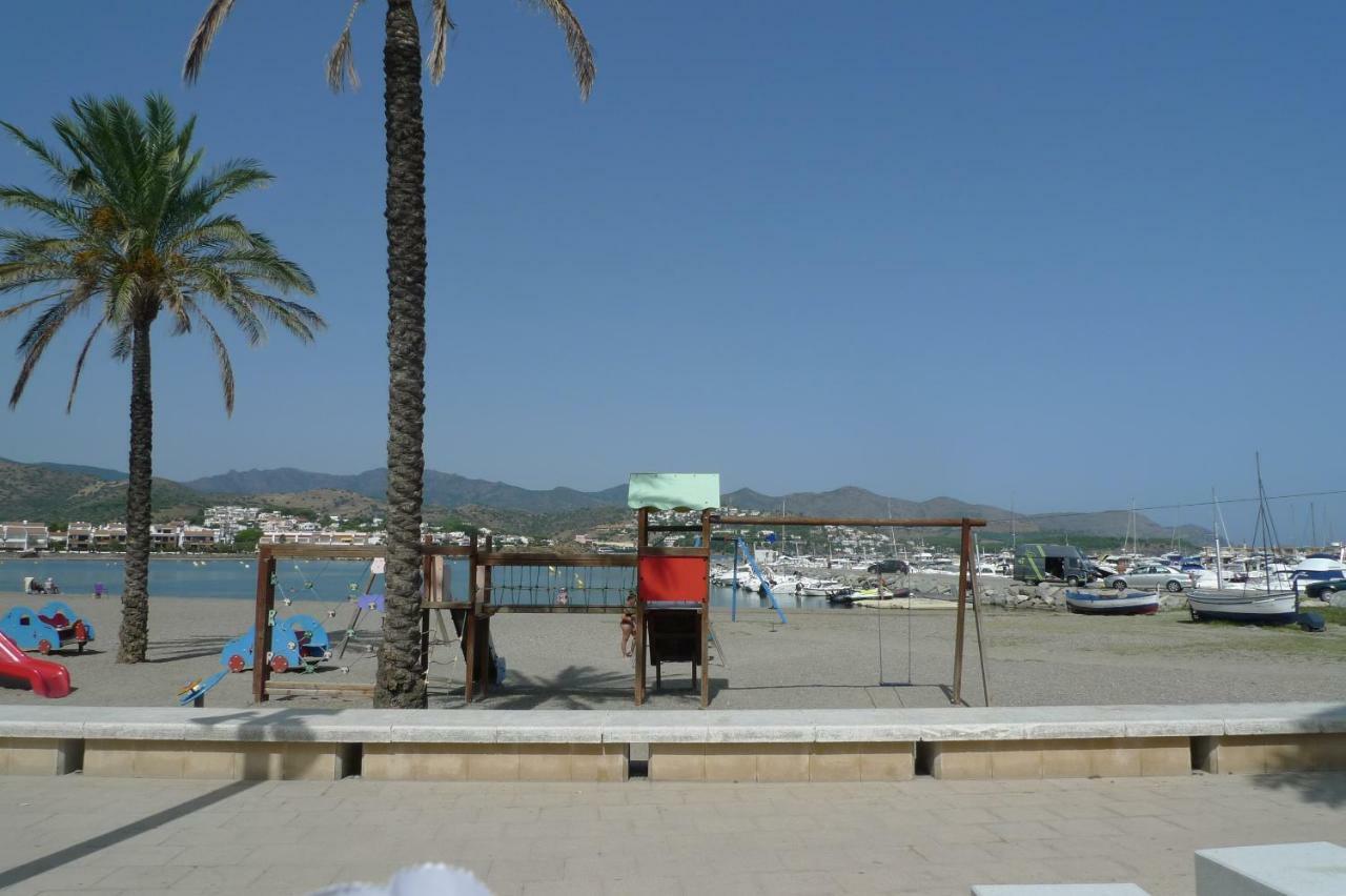 Platja Del Port Apartment Llanca Ngoại thất bức ảnh