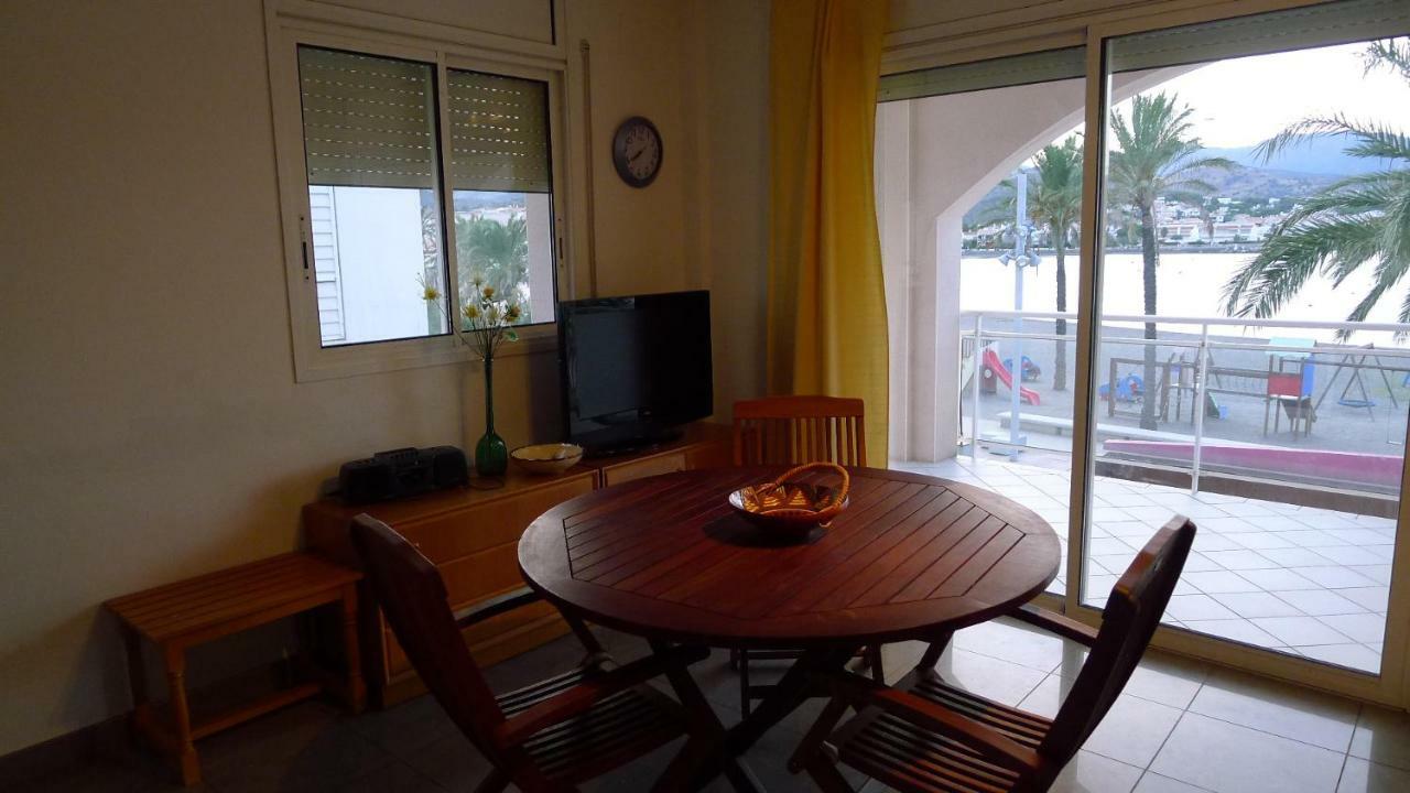 Platja Del Port Apartment Llanca Ngoại thất bức ảnh